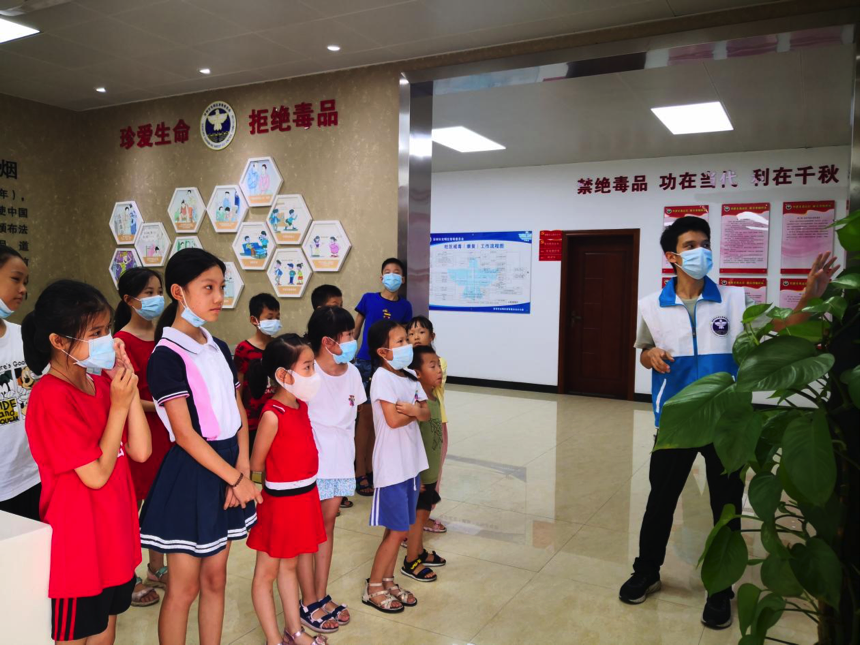 公明街道开展为期半月青少年禁毒知识教育