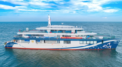 国产首艘“中国芯”油电混合大型滨海观光船交付 将用于深圳滨江滨海游船项目
