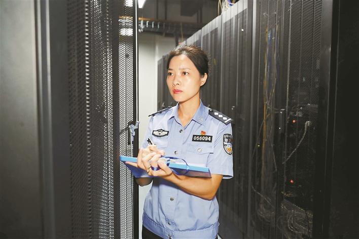 （福田）福田警星唐金玉：调研奔波脚底磨出了茧