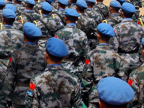 中国赴刚果（金）维和官兵被授予联合国“和平荣誉勋章”