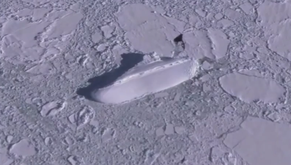 谷歌地球在南极发现超百米“冰船” 网友：诺亚方舟