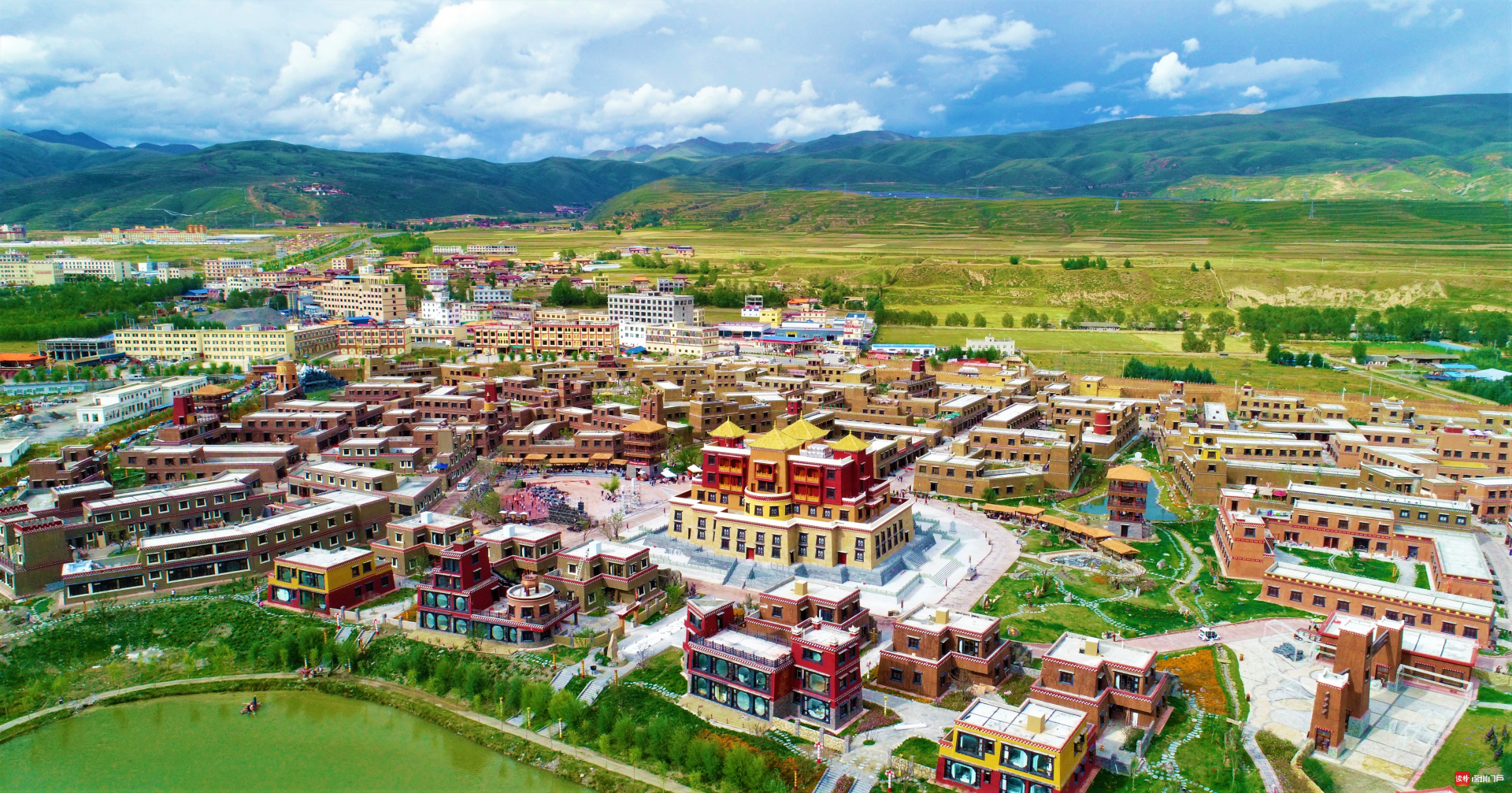 深情回报圳在帮扶扎根康巴高原书写无悔青春深圳援派甘孜干部工作纪实