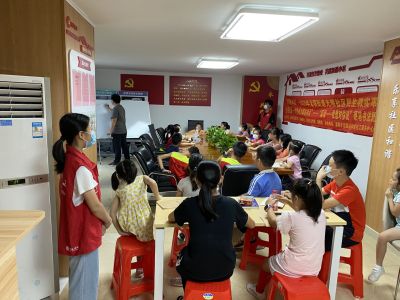 光明社区举办硬笔书法班讴歌深圳变迁史