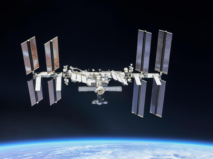 国际空间站美国舱段漏气，全体宇航员赴俄罗斯舱段隔离 