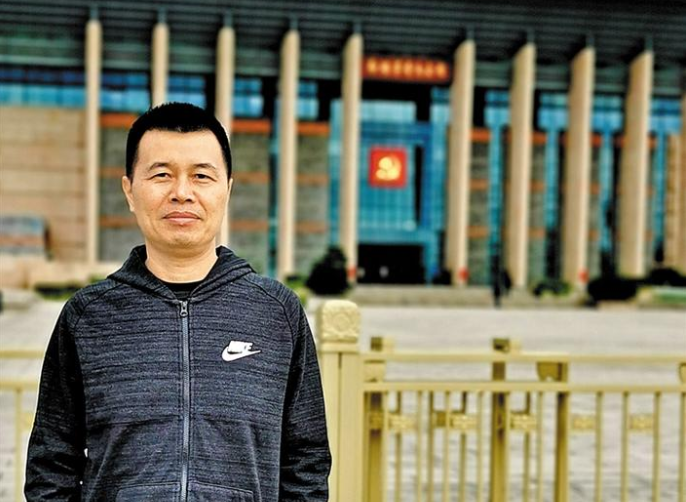 点亮光明40人 | 刘中华：从学徒到工匠大师 初心不改情定“钟”生