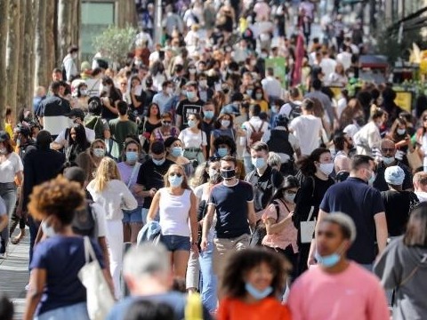 法国日新增病例超七千，巴黎强制戴口罩不排除全国再封城