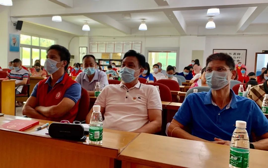 东湖街道加大普法宣传力度，全面掀起学习《民法典》热潮