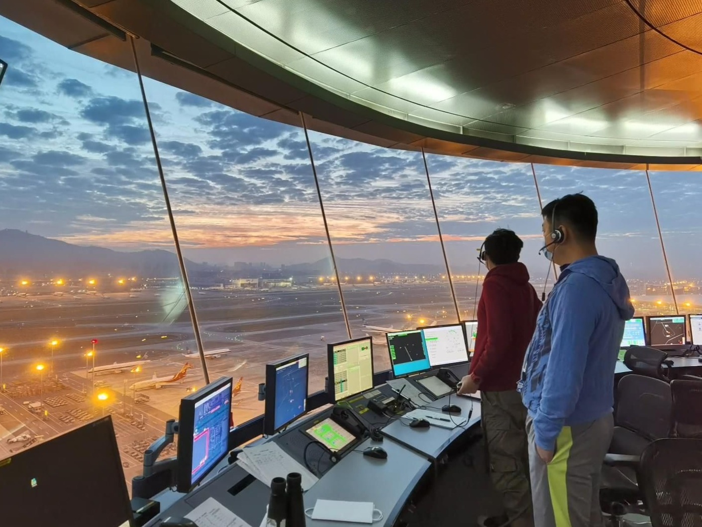 深圳空管站开启“绿色生命通道”，优先保障特情航班