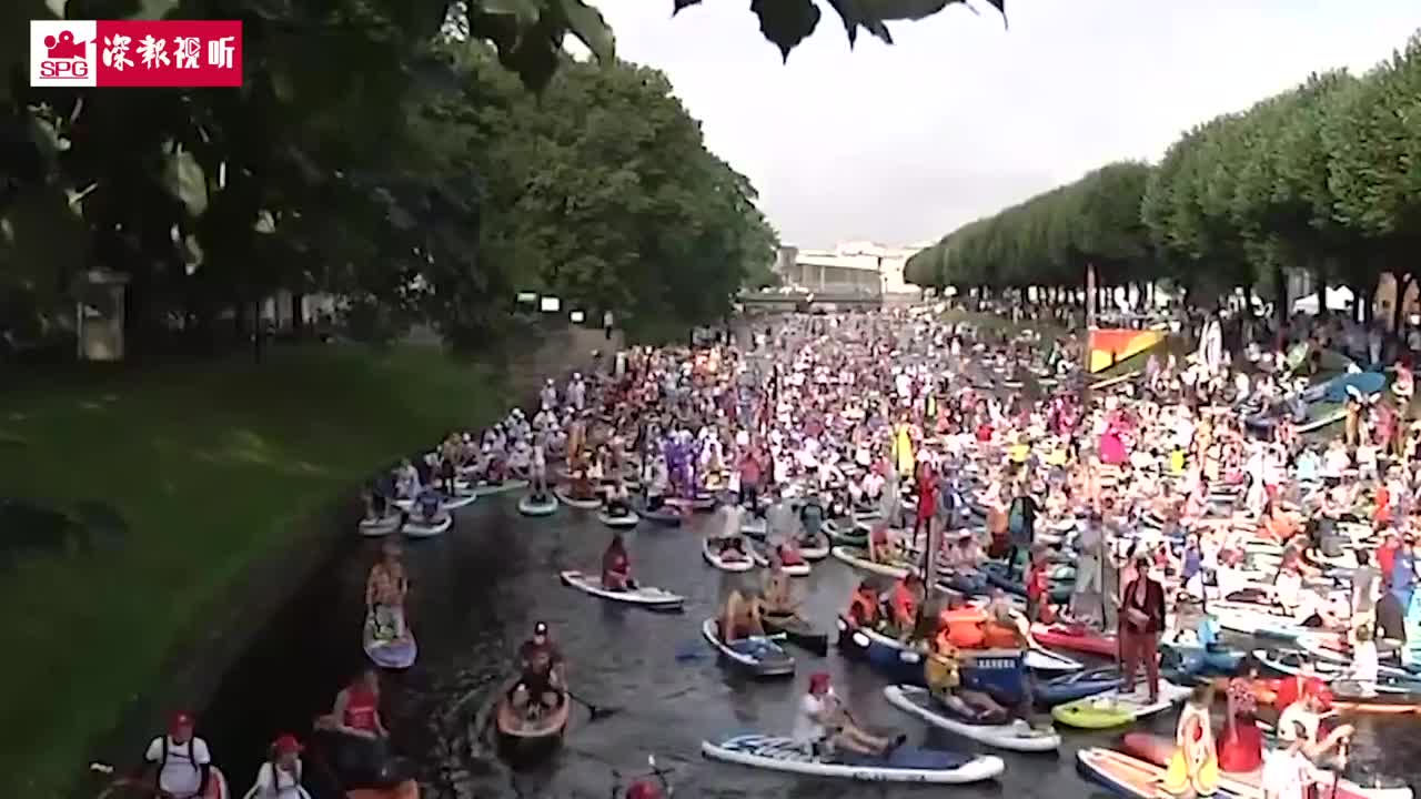 真不怕新冠？俄罗斯桨板节5000人河上撒欢不戴口罩