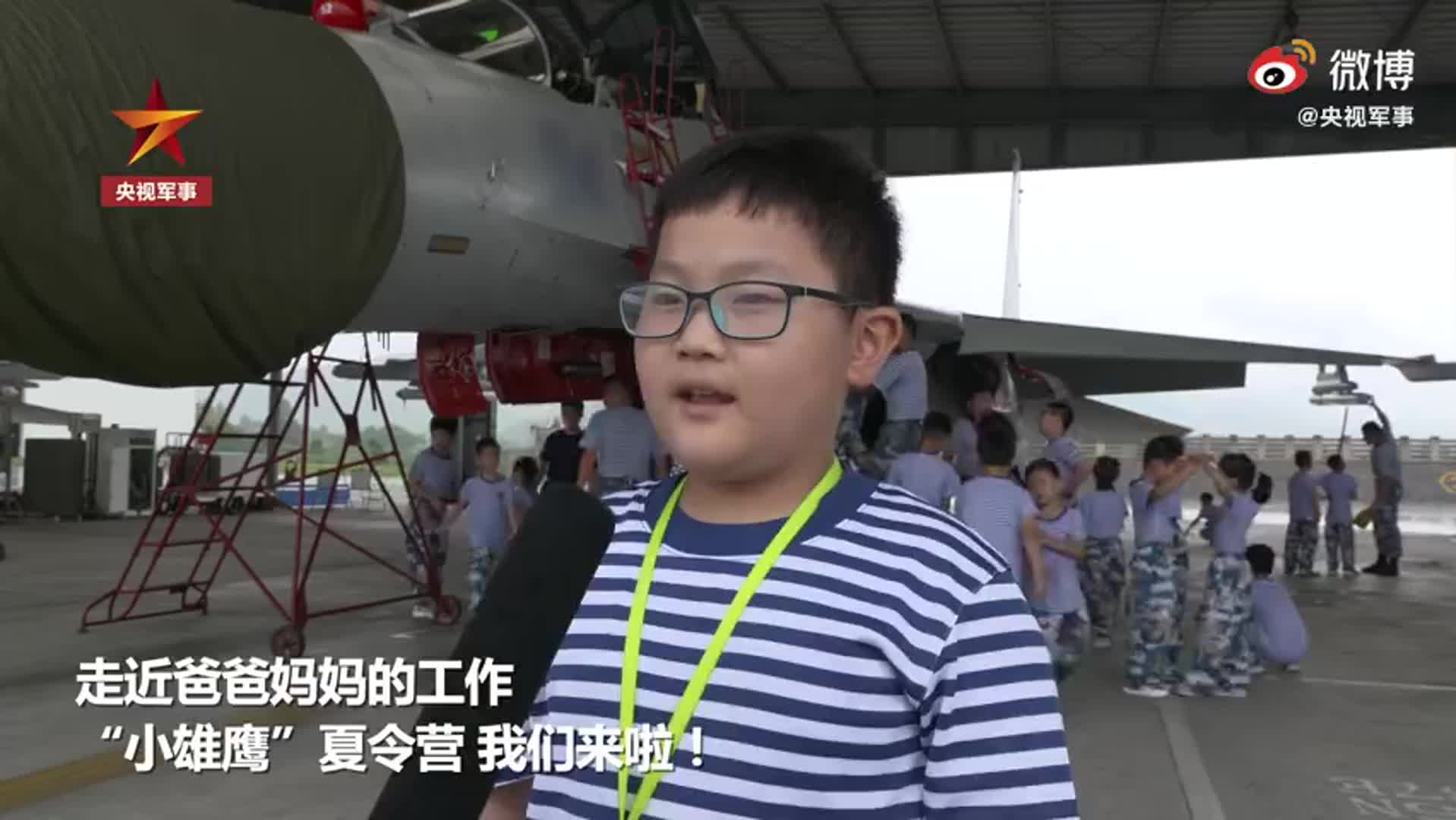 可可爱爱！军娃体验爸爸妈妈的训练日常