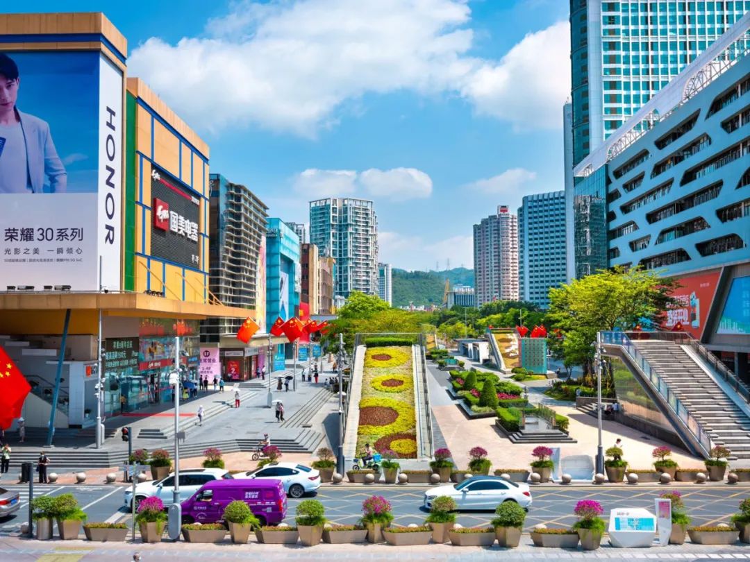 40年·圳蝶变 | 首个在华强北开店的老外，一起来看看他说了什么...