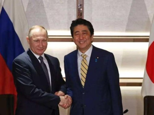 安倍与普京通话：呼吁继续解决日俄领土问题