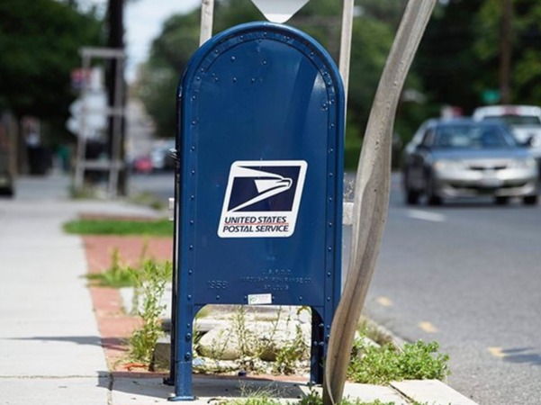 美国邮政局将暂停服务改革，避免影响11月大选