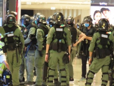 香港警方票控29人涉违限聚令 