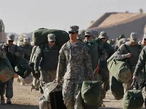 美国主导的国际联盟向伊拉克安全部队移交一军事基地