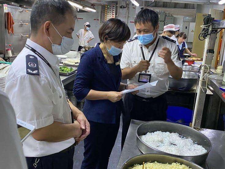 查扣“三无”湿米粉11.9斤！盐田加强执法检查保障辖区食品安全