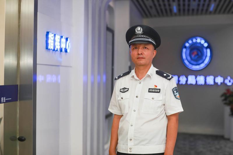 深圳警队第一个“一等功”获得者陈志华： 三十八载从警生涯，那份勇敢从未改变  