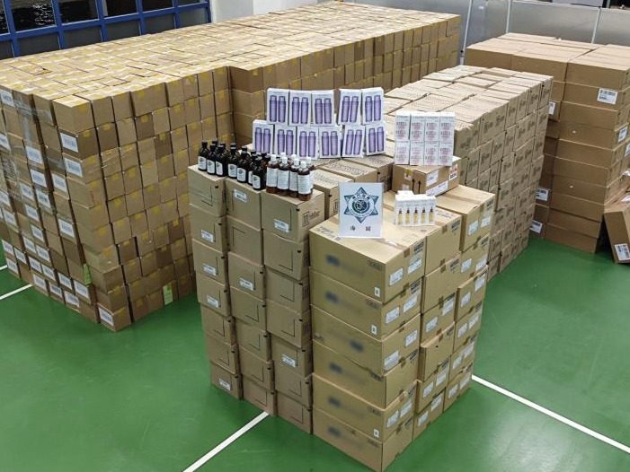 澳门海关打击水客活动，再捣水货店扣455万澳门元美妆产品