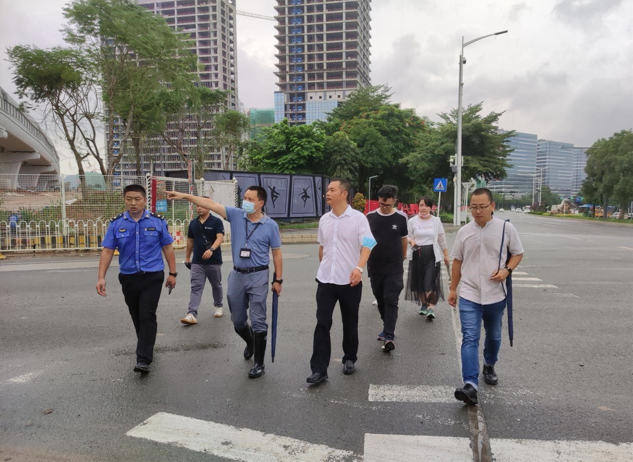 凤凰街道提升市容环境 打造地铁6号线“靓丽风景线”