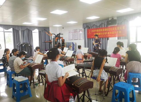 新湖新羌社区为青少年举办系列活动