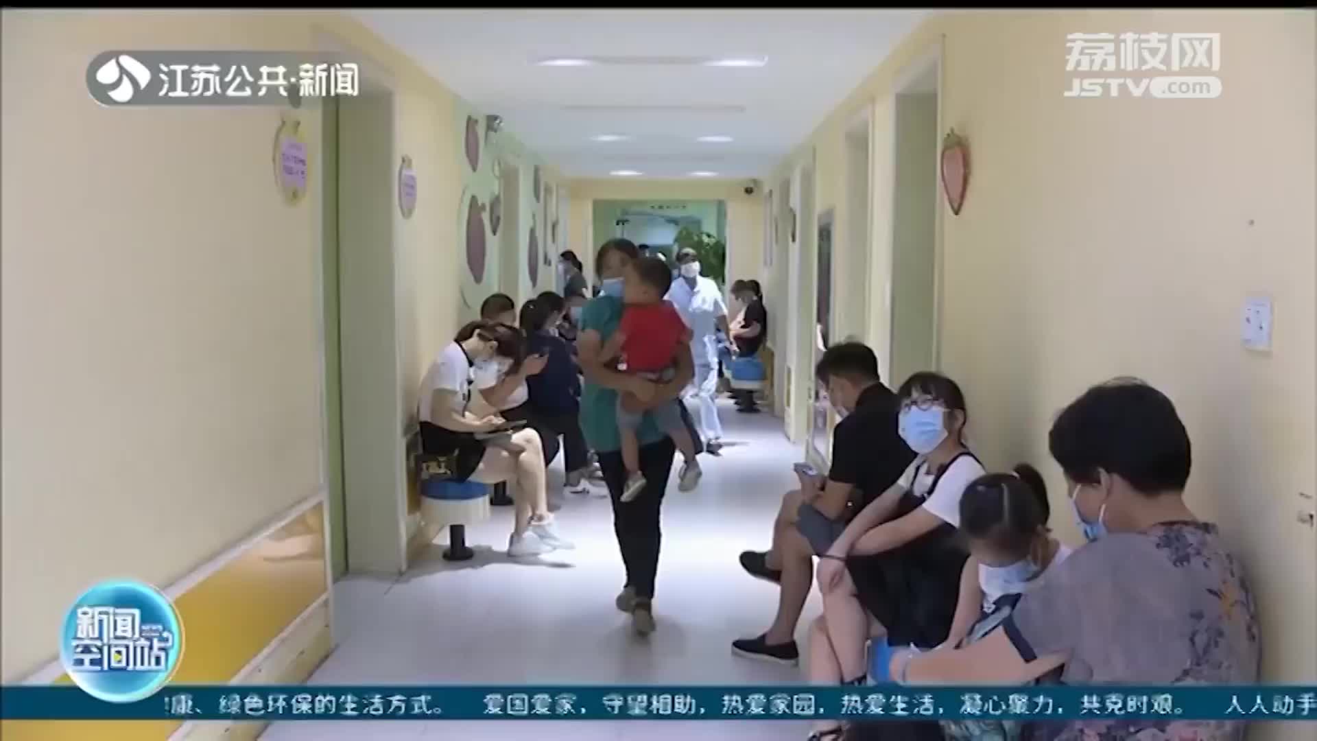 1岁宝宝近视100度或因视频早教
