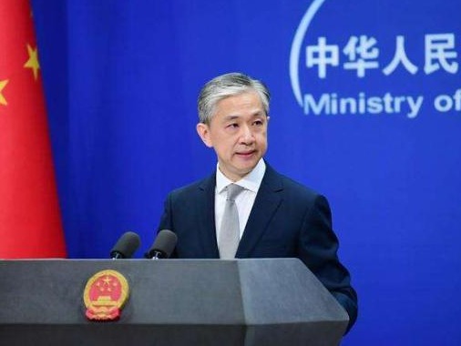 蓬佩奥威胁移除微信等中国企业应用程序，外交部回应