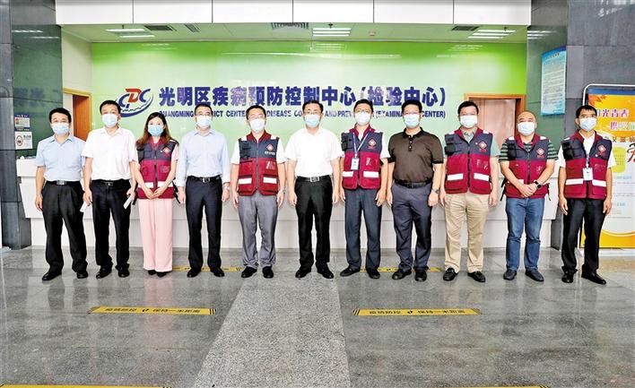 王宏彬率队开展中国医师节慰问活动，推动光明卫生健康事业更上一层楼 