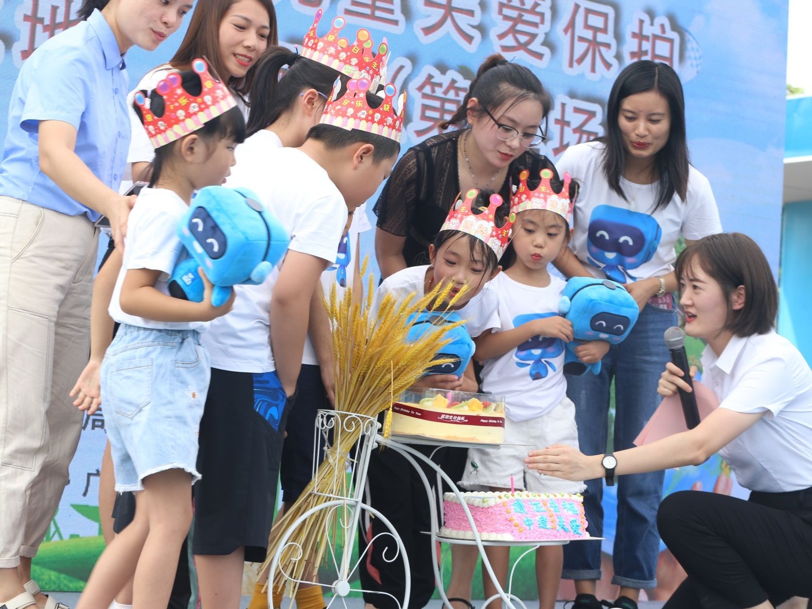 深圳机场卫星厅项目举行全国农村留守儿童关爱保护活动
