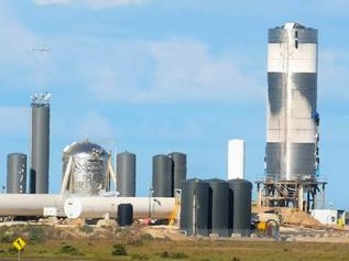 SpaceX拟发射两次猎鹰9号火箭 并进行星际飞船试飞 