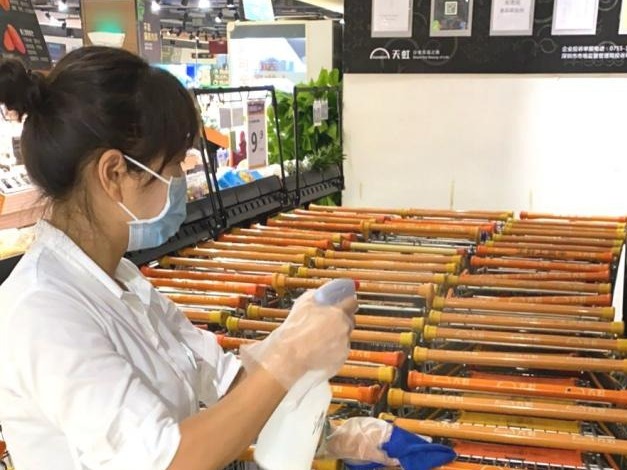 深圳各商超防疫再升级，多举措确保顾客“放心来，安心回”