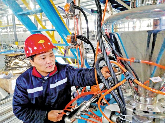 点亮光明40人 | 潘泽忠：刻苦钻研技术 无私传授经验