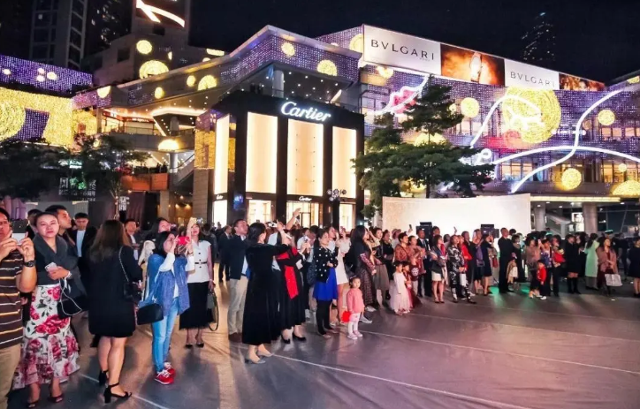 直播预告 | 美女主播带你逛逛逛！每20分钟就送一波福利