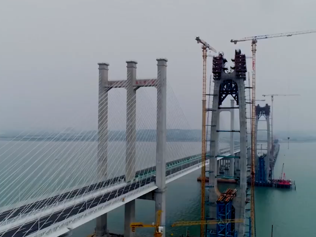 世界首座高铁跨海大桥主塔封顶：设计时速350公里 1小时内福州到厦门