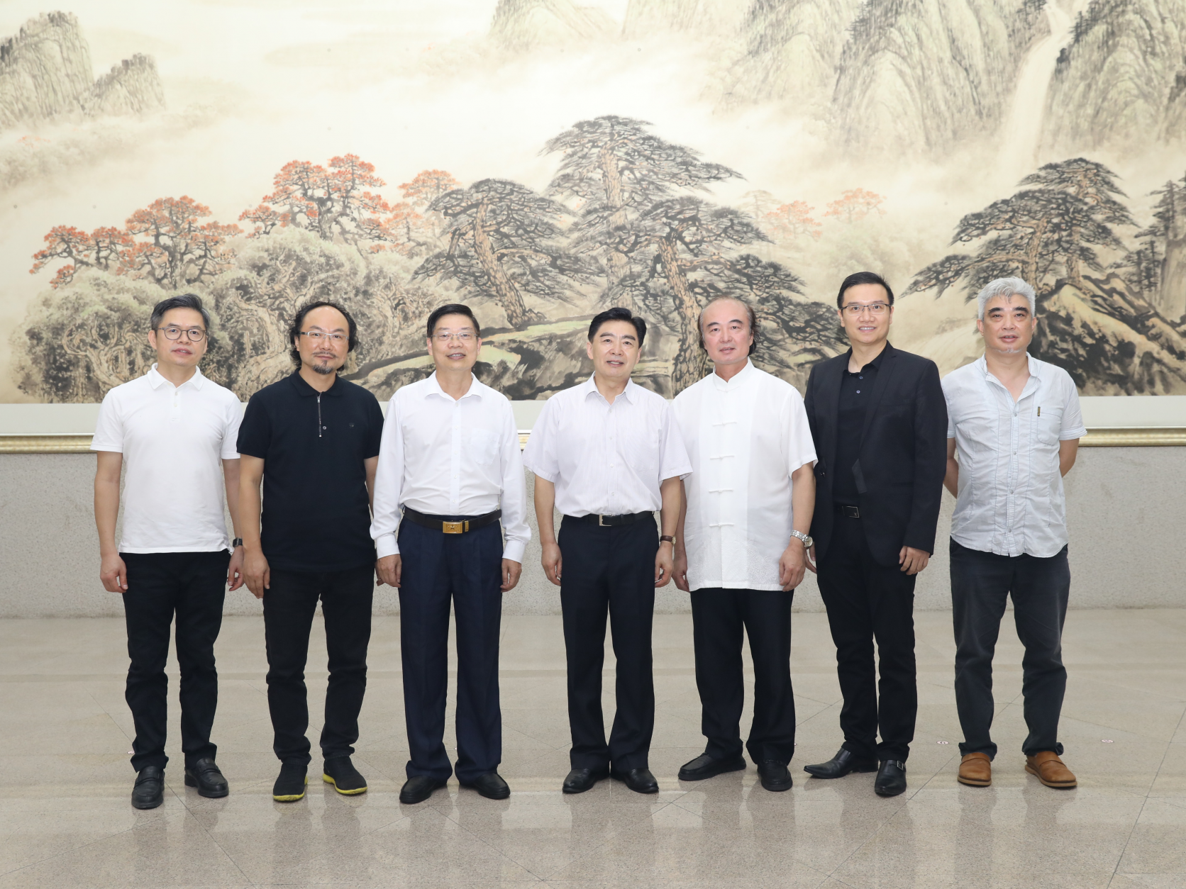广东省政协成立65周年 画家、书法家委员举行捐赠作品活动