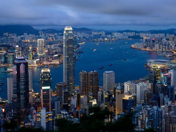 香港新增确诊3例，现有的社交距离限制措施延长7天 