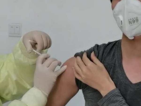 对话新冠疫苗首批志愿者：半年无不适，继续参与实验