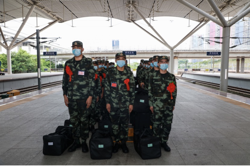 武警深圳支队喜迎今年首批新兵入伍