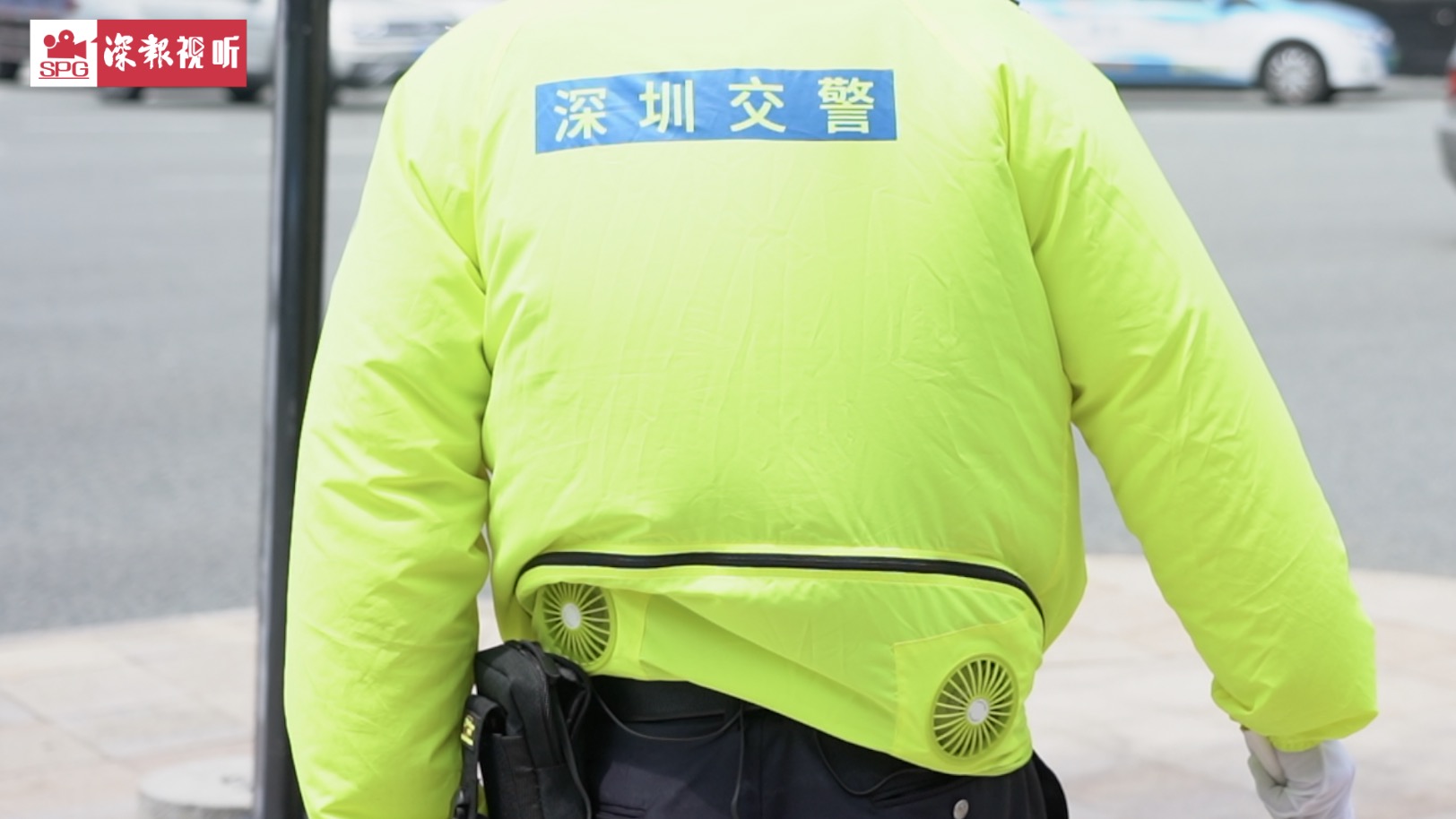 深圳交警“膨胀”了！随衣携带小风扇清凉一整天