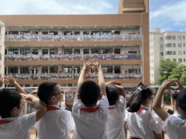 谢谢您！西丽学校学生歌舞快闪祝福老师