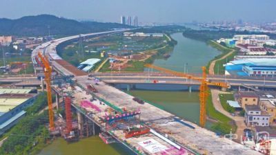 广中江高速三期工程—大魁河大桥右幅顺利合龙