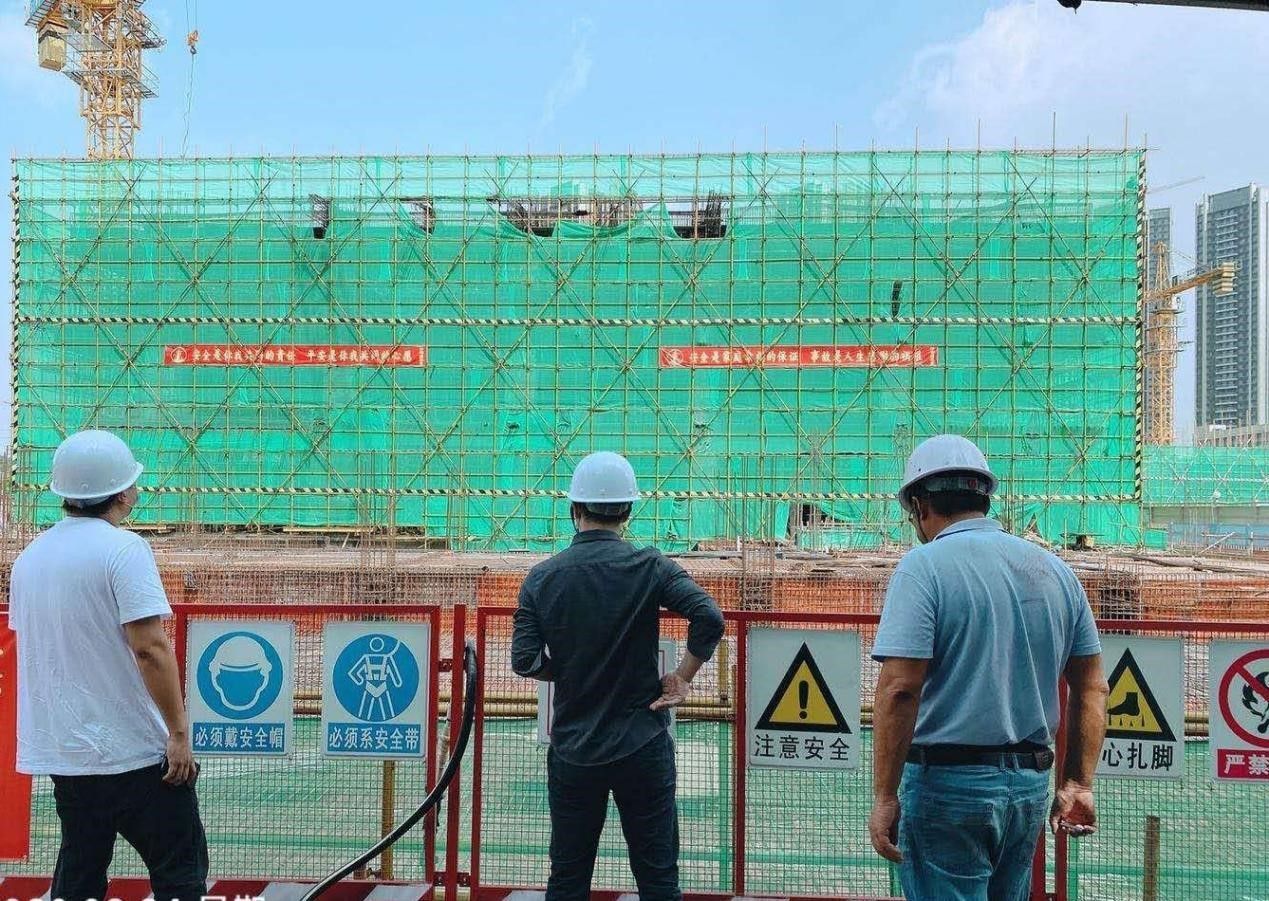 凤凰街道严抓建筑工地 文明施工打造“文明工地”