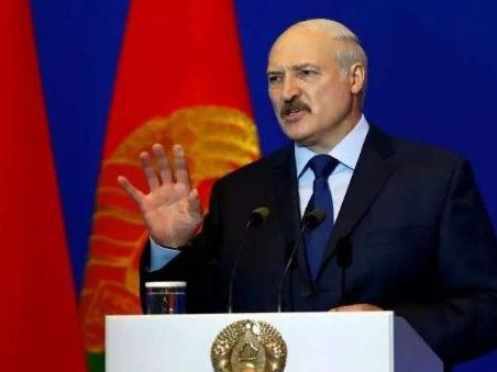 白俄罗斯总统：可能在宪法改革后提前举行总统选举