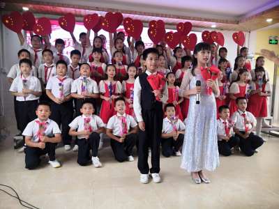 民众学校举行“歌颂祖国 爱我中华”歌咏比赛