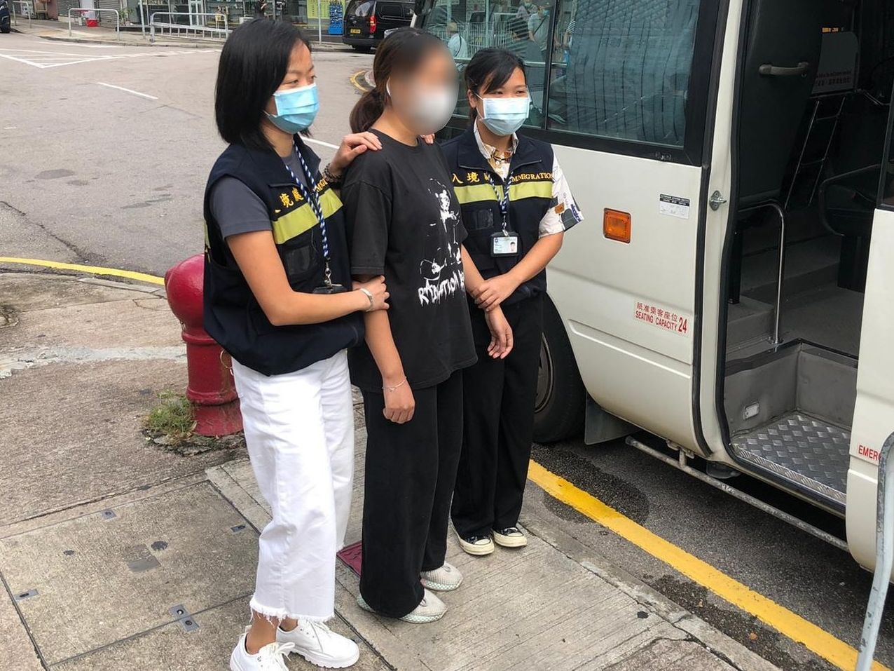 香港反非法劳工行动拘22人 