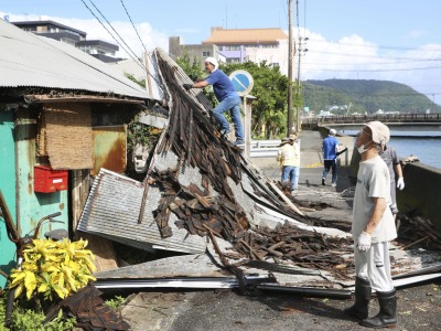 台风“海神”致日本1死76伤　 