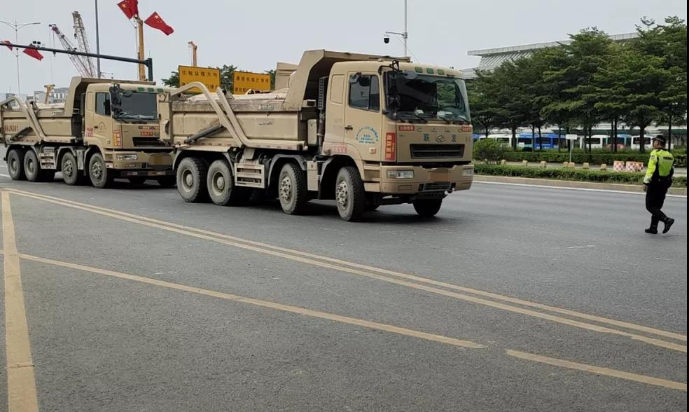 如何规避泥头车“夺命盲区”？这些安全常识要知道！