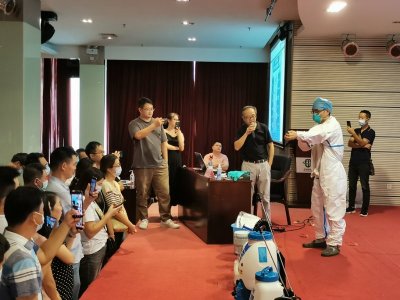 深圳市100多名高级职业经理参加新冠消毒技能培训
