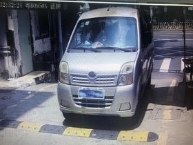 深圳交警查处两辆重点隐患车