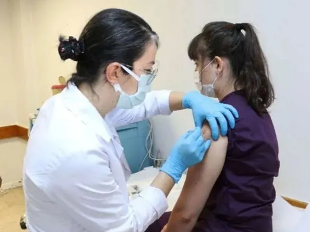 中国新冠疫苗在土耳其启动第三期临床试验，约1.3万人接种 