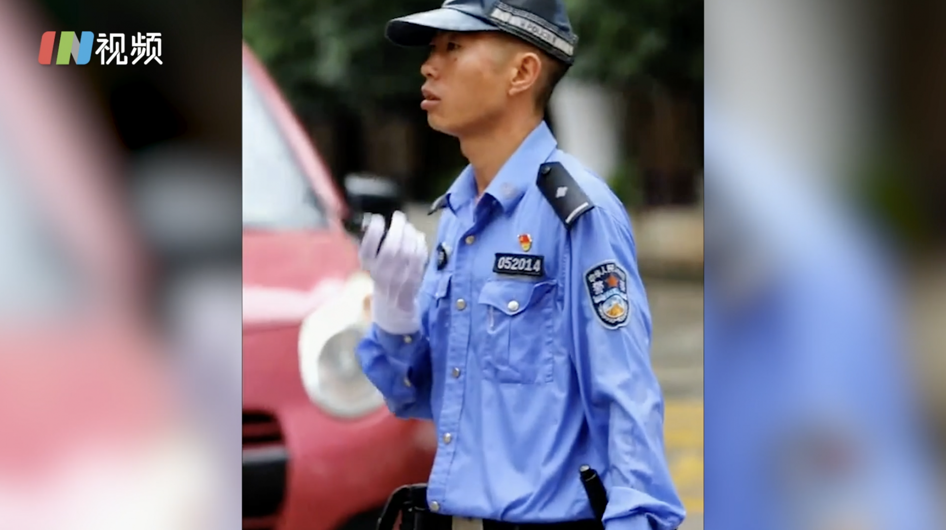 暴雨突袭汕头 执勤交警瞬间成“浇警”